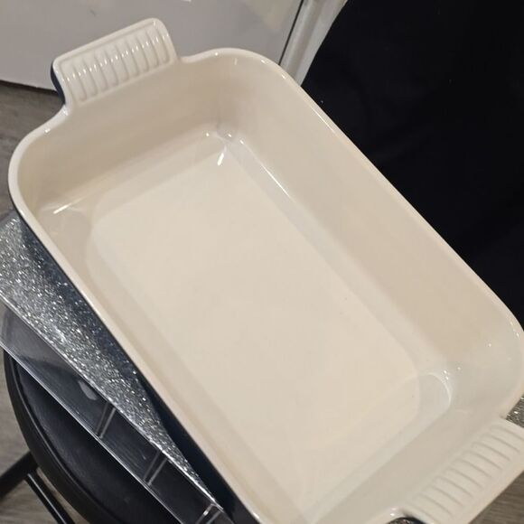 Le Creuset Heritage 26cm Retangular Baking Dish- Agave - Picture 9 of 10